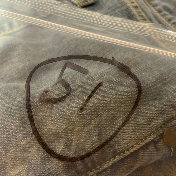 Torrid medium wash blue jean denim shorts. Size 26. EUC. - Picture 5 of 5